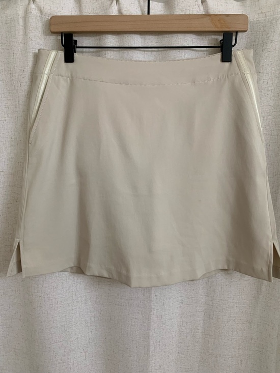 Lady Hagen Dresses & Skirts - Lady Hagen Golf 3-Pocket Satin Detail Shorts Lined Mini Skirt Size 8 Tan